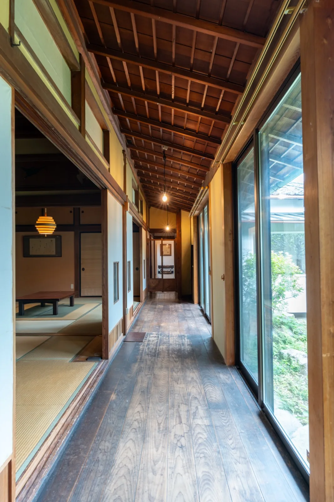母屋・庭